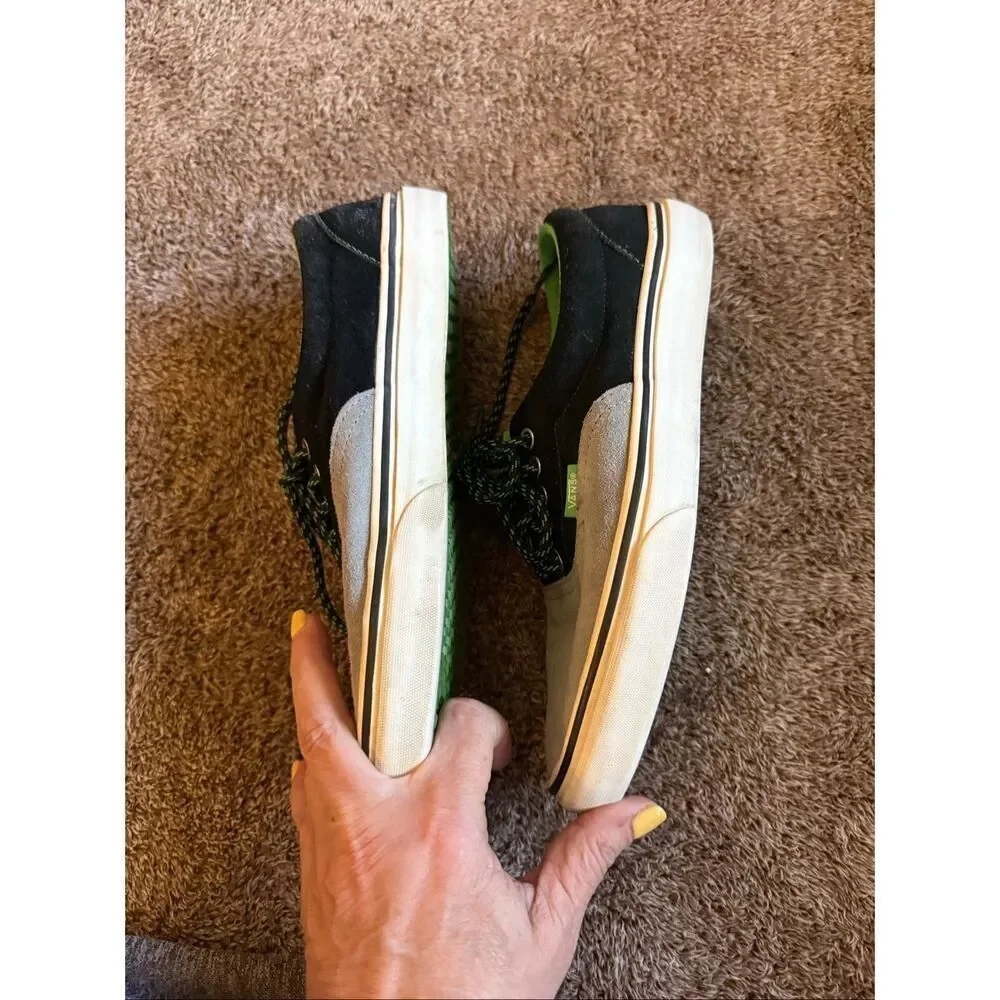Vans Era Suede Wild Dove and Poison Green colorway Size Mens 7.5 Womens 9